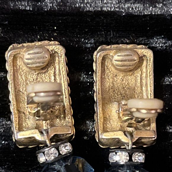 VTG Goldtone Twisted Scroll Rhinestone Czech Glass Bead Drop Clip On Earrings - Picture 6 of 7